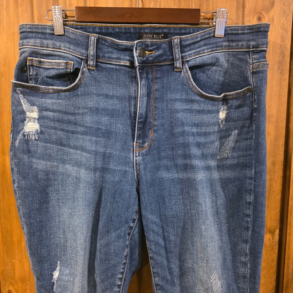 Judy Blue‎ Slim Fit Jeans Womens 16W Blue Excellent Distressed Raw Hem - Picture 2 of 12